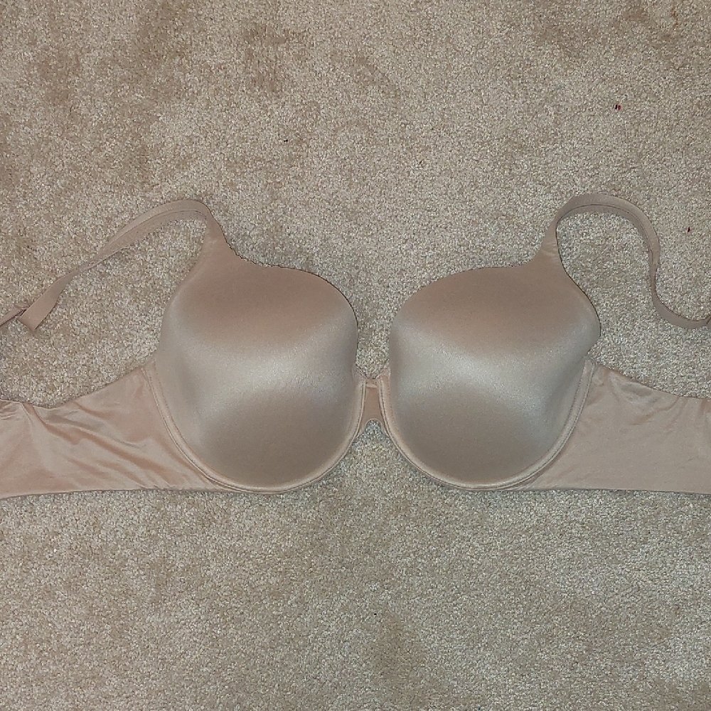 Tan Seamless Underwire Bra with Adjustable Straps